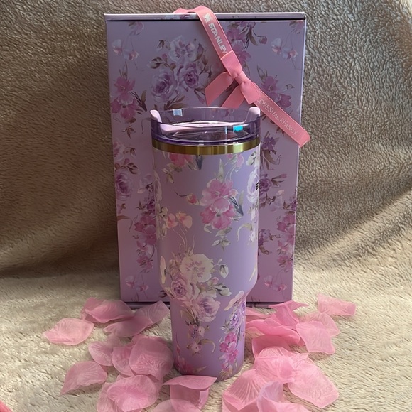 THE STANLEY X LOVESHACKFANCY
QUENCHER Happy Thoughts 40oz Tumbler - Picture 9 of 17